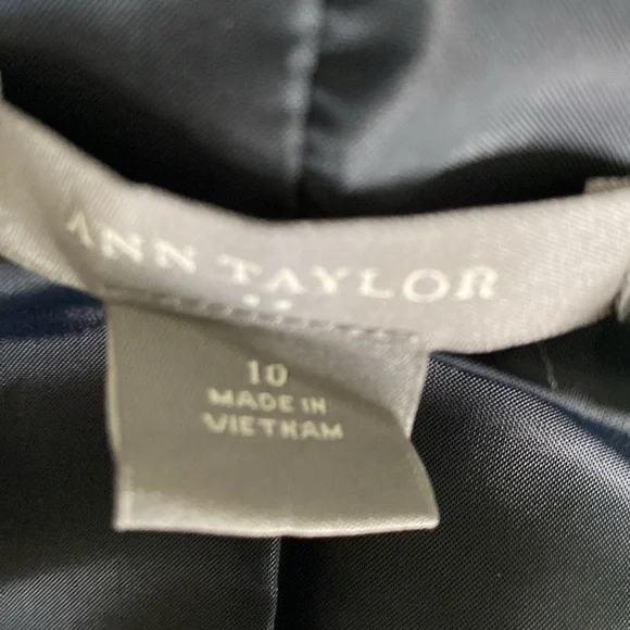 Ann Taylor navy pantsuit women’s 10/10P - Picture 10 of 12